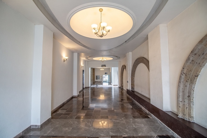Imagen de los interiores del Hotel Emperador Centro Guadalajara Y Remodelado. Foto 15
