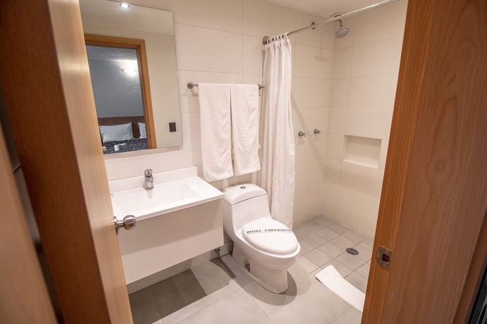 Imagen de la habitación del Hotel Emperador Centro Guadalajara Y Remodelado. Foto 14
