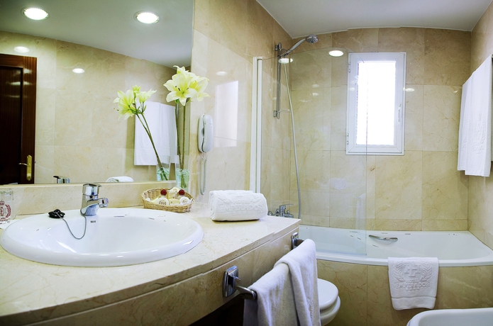 Imagen de la habitación del Hotel Emperador, Gran V&iacute;a. Foto 7