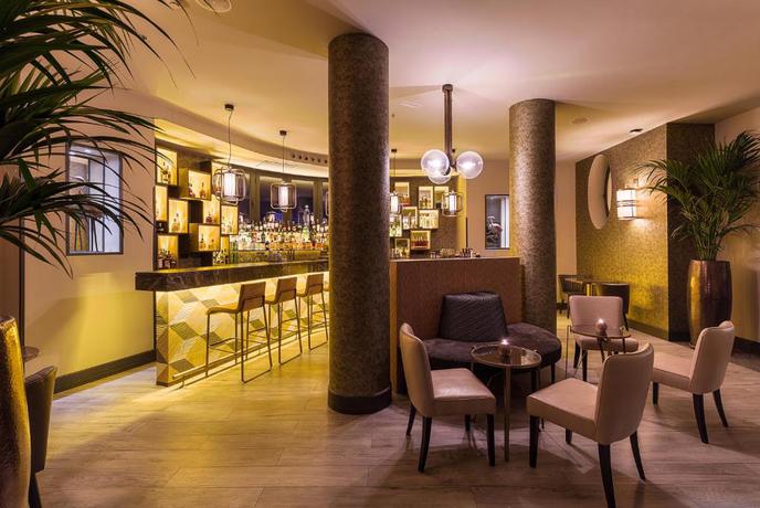 Imagen del bar/restaurante del Hotel Emperador, Gran V&iacute;a. Foto 2
