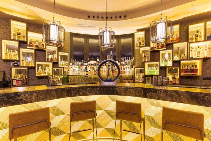 Imagen del bar/restaurante del Hotel Emperador, Gran V&iacute;a. Foto 3