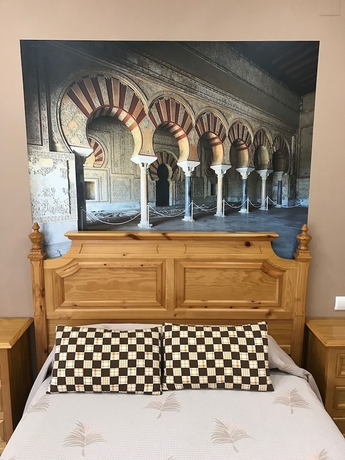 Imagen de la habitación del Hotel Emperador Maximiano Herculeo. Foto 9