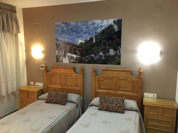 Imagen de la habitación del Hotel Emperador Maximiano Herculeo. Foto 12