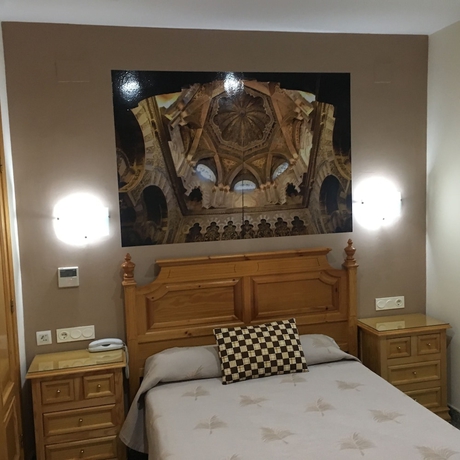 Imagen de la habitación del Hotel Emperador Maximiano Herculeo. Foto 14