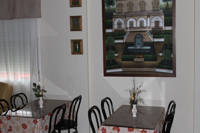 Imagen del bar/restaurante del Hotel Emperador Maximiano Herculeo. Foto 5