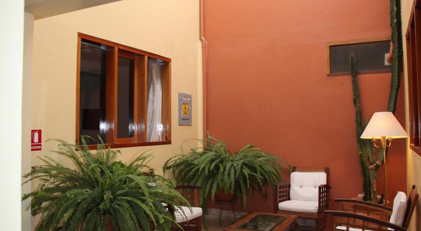 Imagen de los interiores del Hotel Emperador Plaza. Foto 6