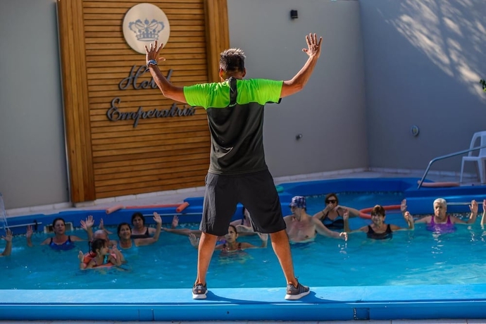 Imagen de la piscina del Hotel Emperatriz. Foto 11