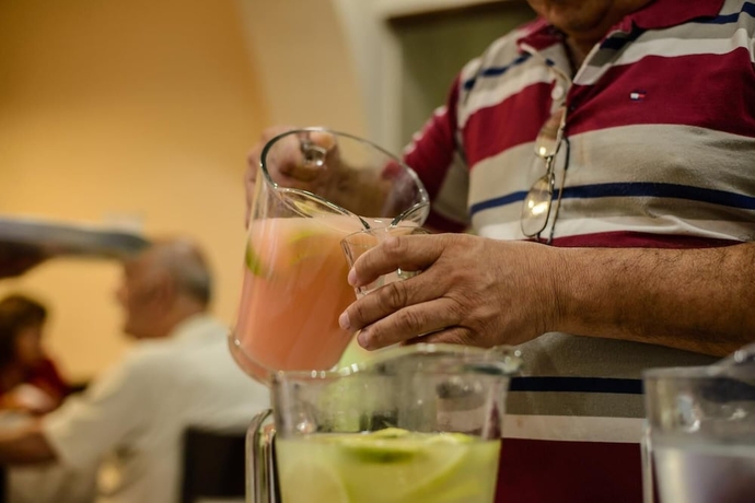 Imagen del bar/restaurante del Hotel Emperatriz. Foto 2