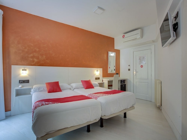 Imagen de la habitación del Hotel Emperatriz I. Foto 13