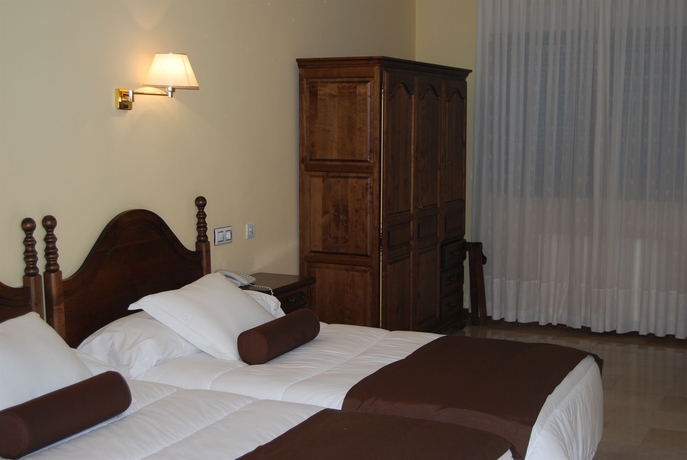 Imagen de la habitación del Hotel Emperatriz III. Foto 6