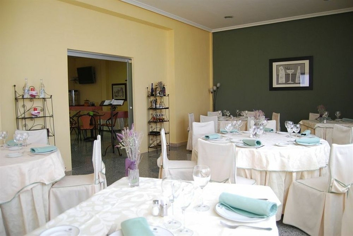 Imagen del bar/restaurante del Hotel Emperatriz III. Foto 2