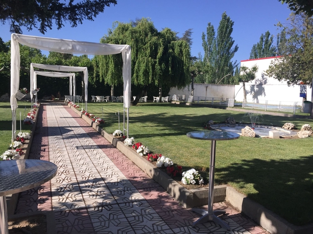 Imagen de los exteriores del Hotel Emperatriz III. Foto 10