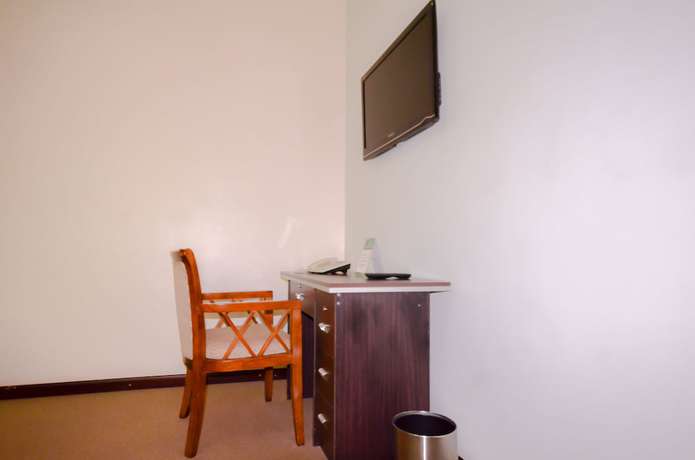 Imagen de la habitación del Hotel Emperors. Foto 7