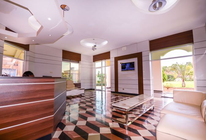 Imagen de los interiores del Hotel Emperors. Foto 19
