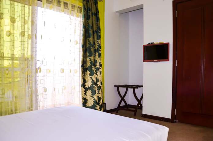 Imagen de la habitación del Hotel Emperors. Foto 13