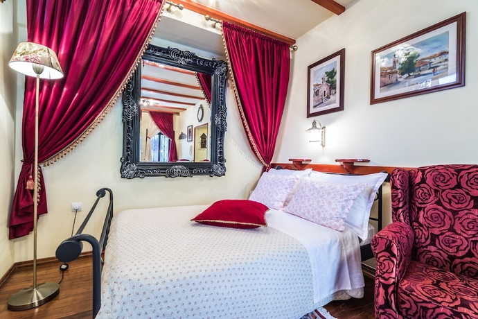Imagen de la habitación del Hotel Emperor's Suites. Foto 3
