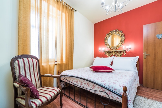 Imagen de la habitación del Hotel Emperor's Suites. Foto 4