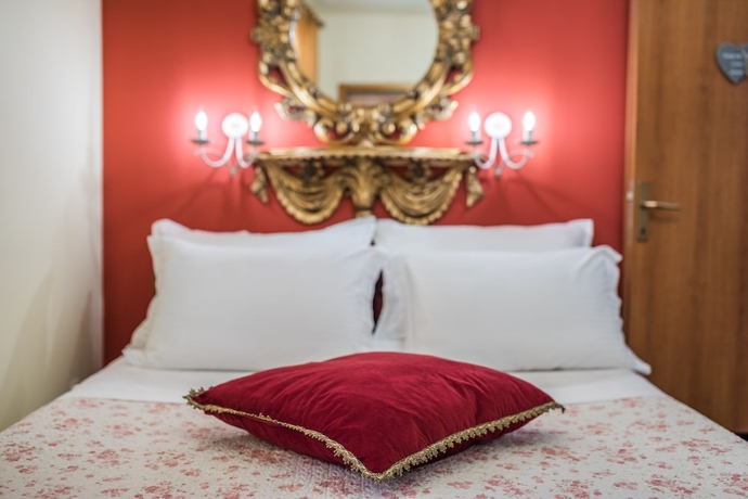 Imagen de la habitación del Hotel Emperor's Suites. Foto 6