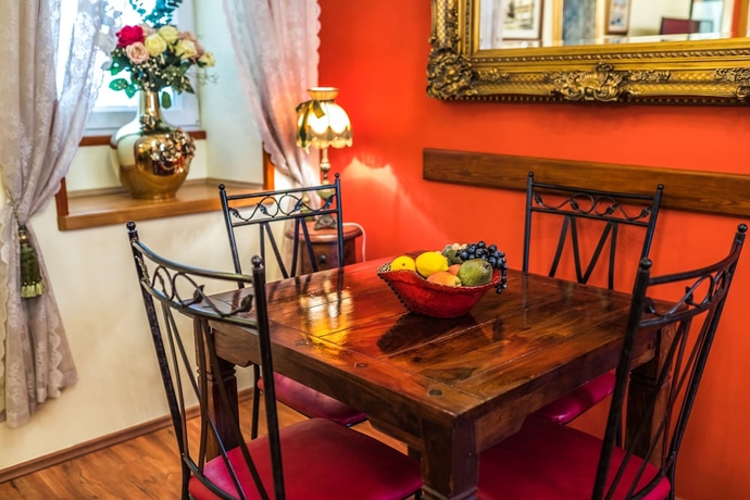 Imagen de la habitación del Hotel Emperor's Suites. Foto 8