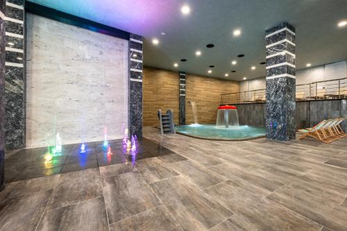 Imagen general del Hotel Empire Balneo and Spa. Foto 18