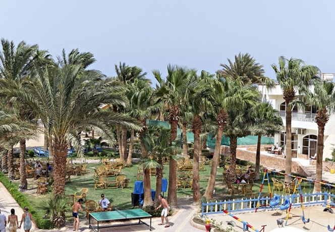 Imagen de los exteriores del Hotel Empire Beach Aqua Park. Foto 9