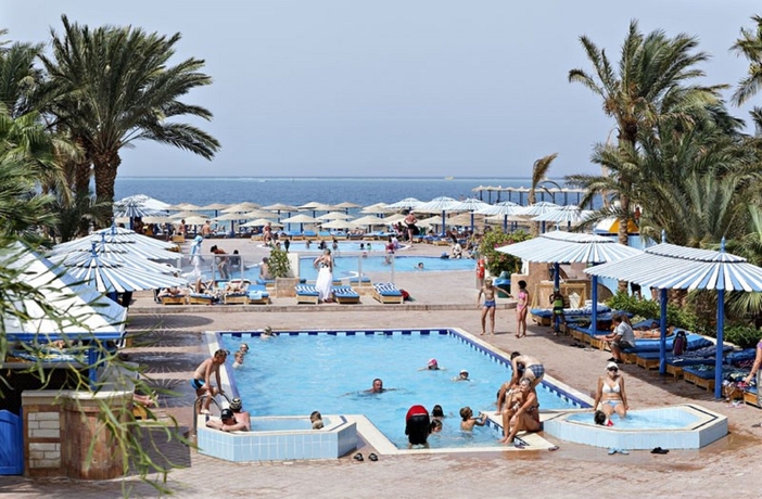 Imagen de la piscina del Hotel Empire Beach Aqua Park. Foto 16