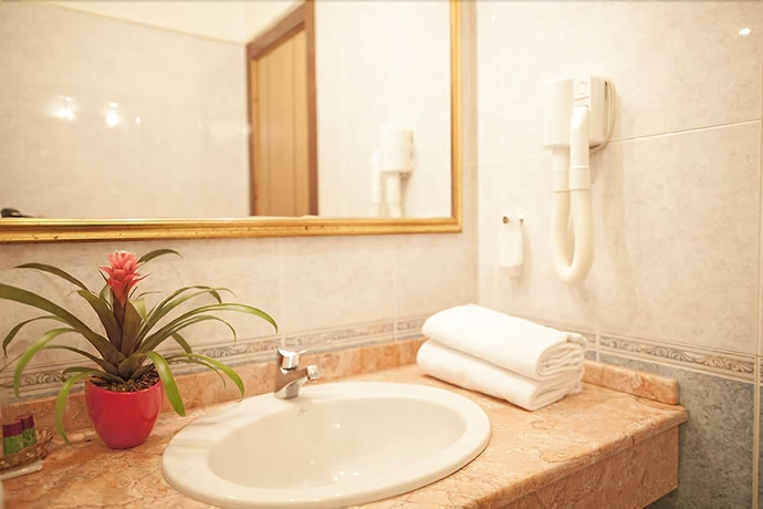 Imagen de la habitación del Hotel Empire, Capodrise. Foto 9