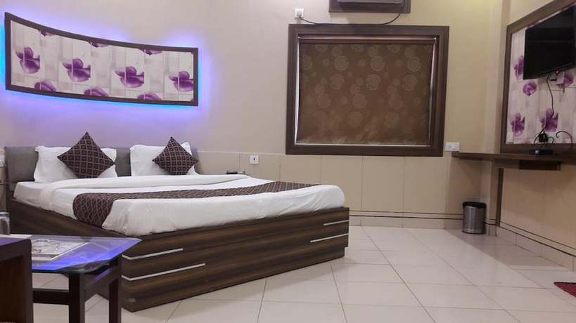 Imagen de la habitación del Hotel Empire Gandhidham. Foto 7