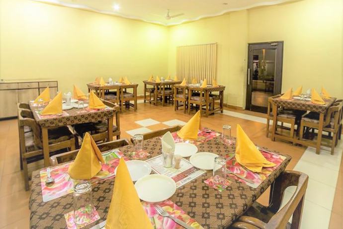 Imagen del bar/restaurante del Hotel Empire Gandhidham. Foto 4