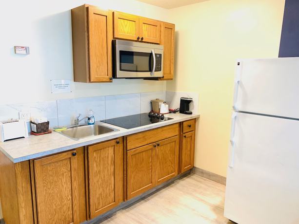 Imagen de la habitación del Hotel Empire Inn And Suites. Foto 13