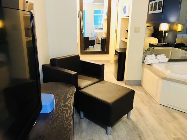 Imagen de la habitación del Hotel Empire Inn And Suites. Foto 14