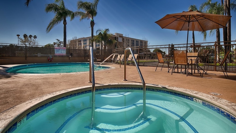Imagen de la piscina del Hotel Empire Inn, San Bernardino. Foto 19