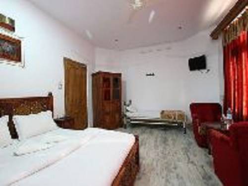 Imagen de la habitación del Hotel Empire Palace. Foto 3
