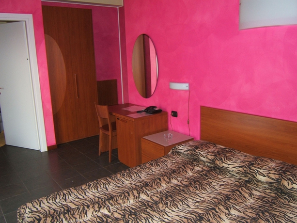 Imagen de la habitación del Hotel Empire Resort. Foto 3