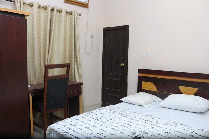 Imagen de la habitación del Hotel Empires. Foto 4