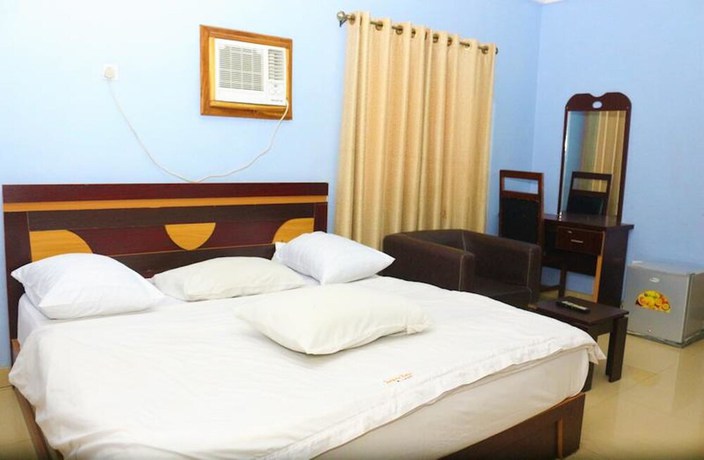 Imagen de la habitación del Hotel Empires. Foto 10