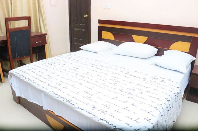 Imagen de la habitación del Hotel Empires. Foto 15