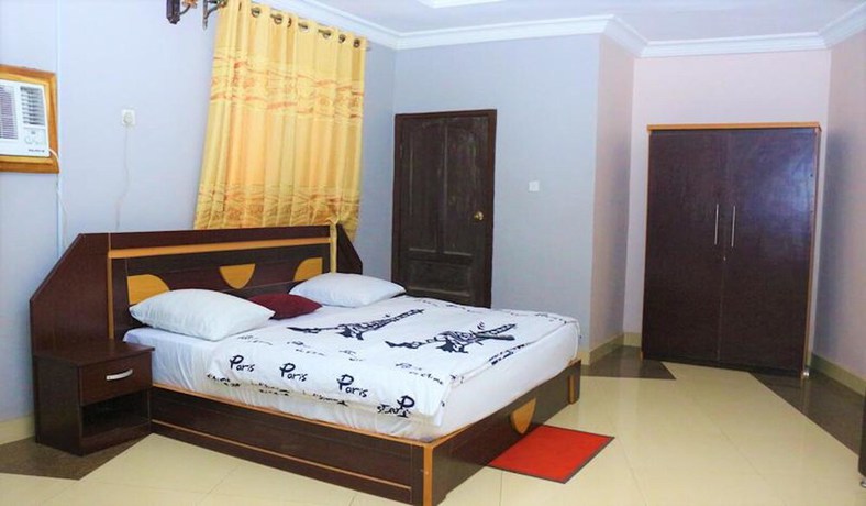 Imagen de la habitación del Hotel Empires. Foto 18