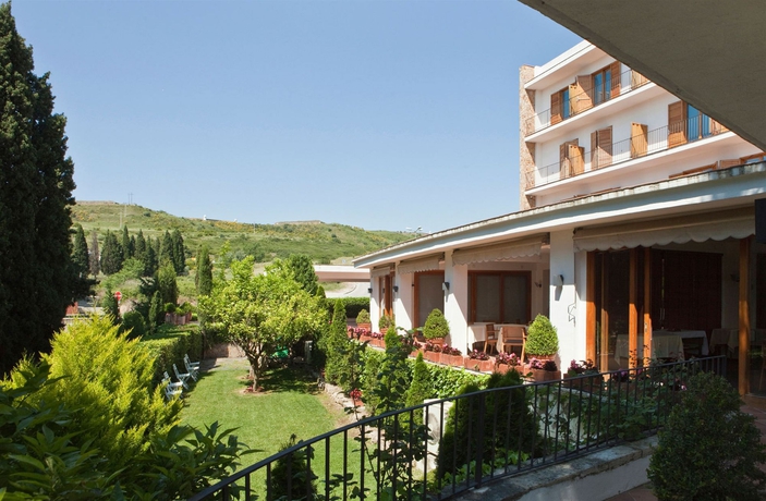 Imagen de los exteriores del Hotel Empordà. Foto 14
