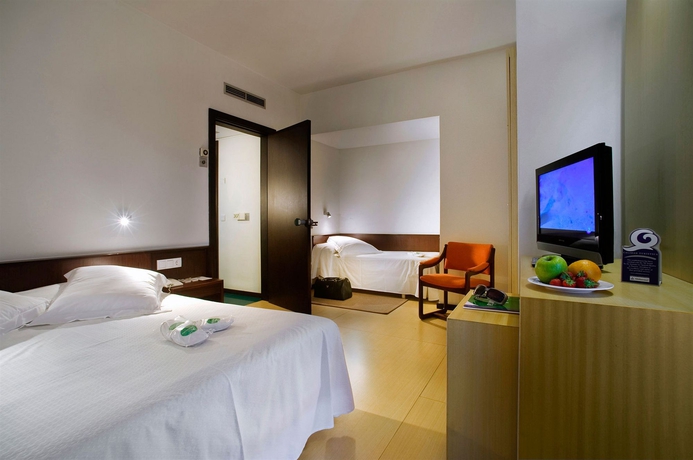 Imagen de la habitación del Hotel Empordà. Foto 7