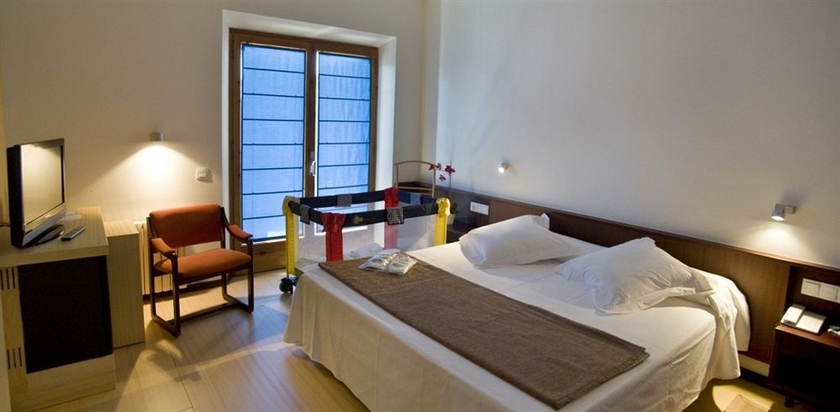 Imagen de la habitación del Hotel Empordà. Foto 11