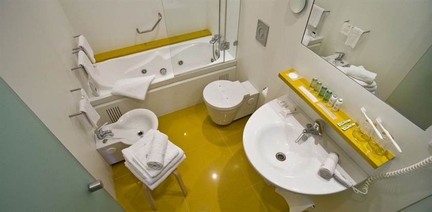 Imagen de la habitación del Hotel Empord&agrave;, Figueres. Foto 10