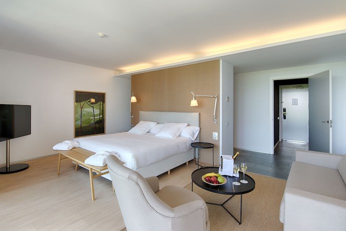 Imagen de la habitación del Hotel Empordà Golf Resort. Foto 20