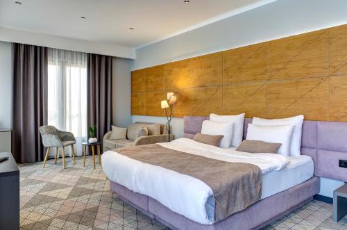 Imagen de la habitación del Hotel Emporia Mostar. Foto 20