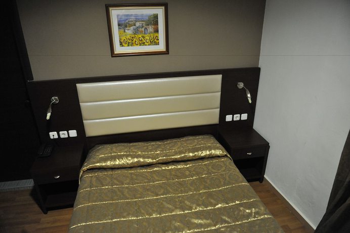 Imagen de la habitación del Hotel Emporiko. Foto 2