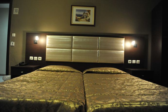 Imagen de la habitación del Hotel Emporiko. Foto 13