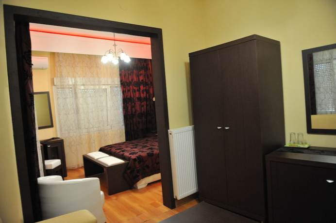 Imagen de la habitación del Hotel Emporiko. Foto 18