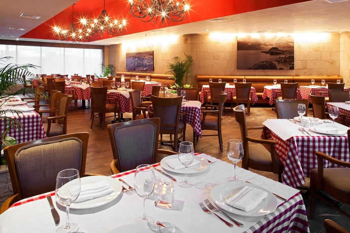 Imagen del bar/restaurante del Hotel Emporio Cancun. Foto 2