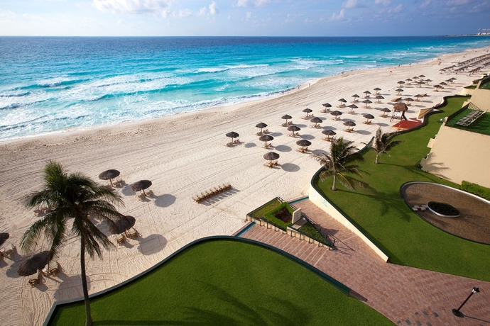 Imagen de los exteriores del Hotel Emporio Cancun. Foto 10