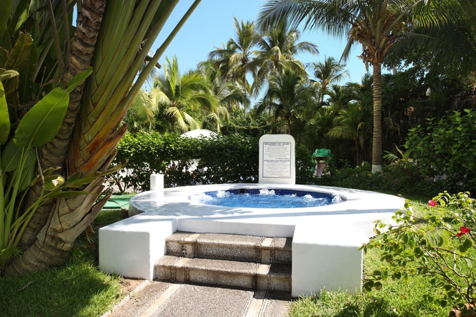 Imagen de la piscina del Hotel Emporio Ixtapa - With Optional All Inclusive. Foto 15
